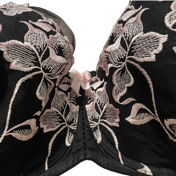 Cacique Black and Pink Lace Bra Intimates Size 40DD - Picture 2 of 6